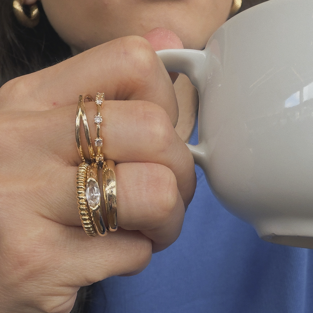 Anel Charlotte Dourado