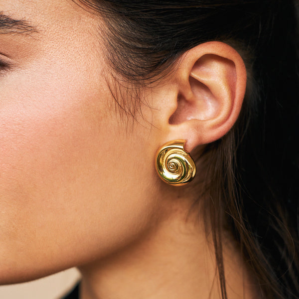 Brinco Celine Dourado