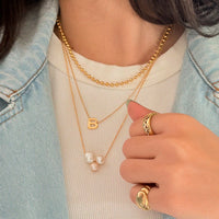Colar Letra Dourado