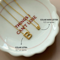 Colar Letra Dourado