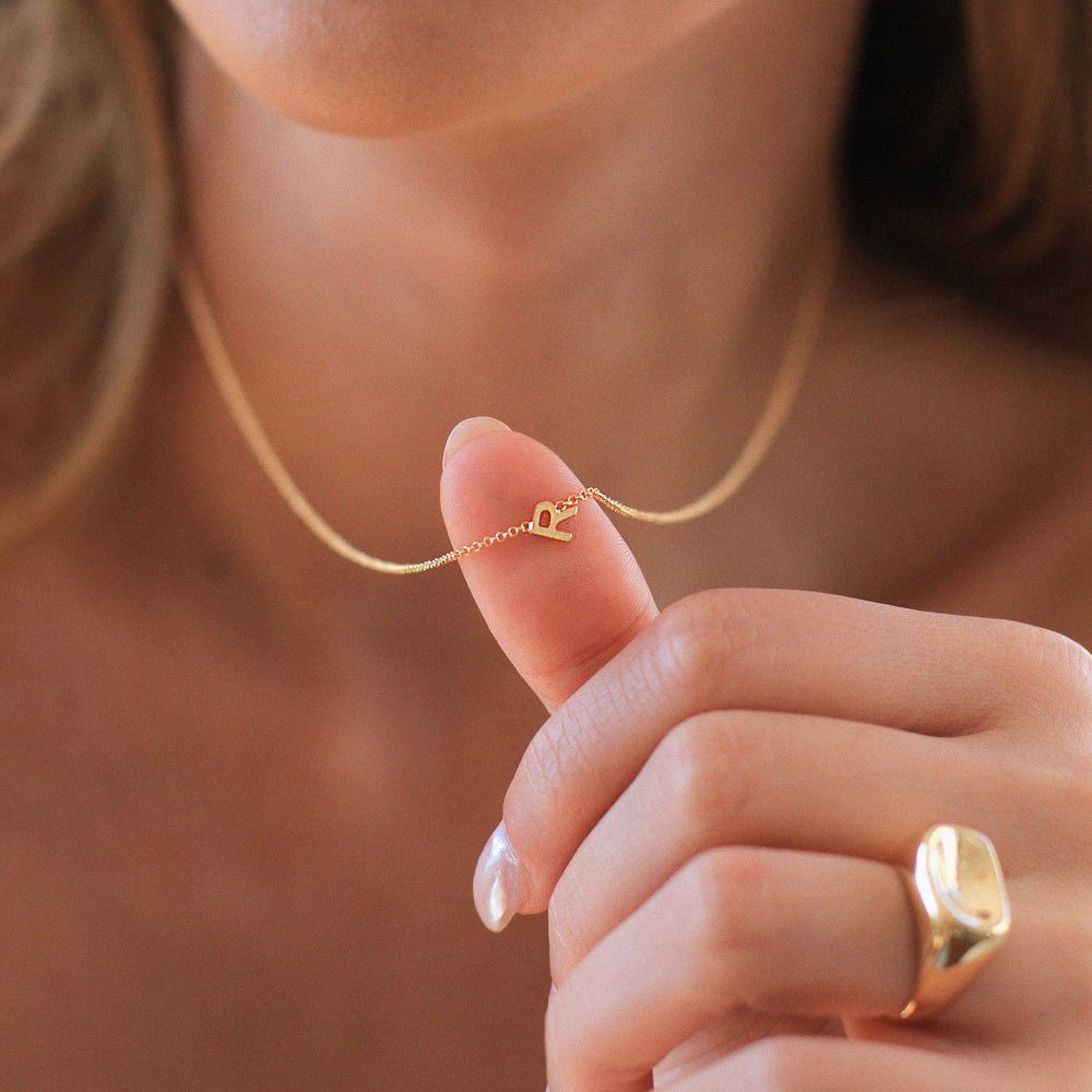 Colar Mini Letter Dourado