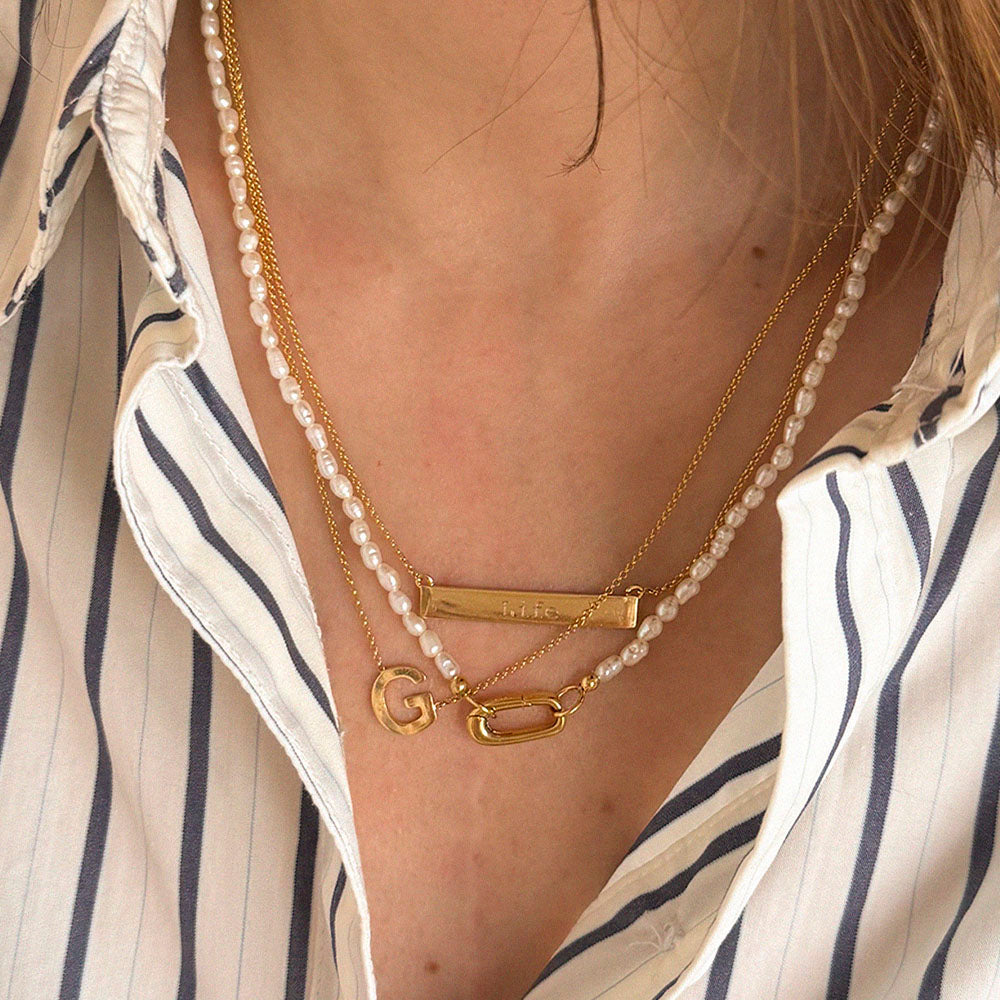 Colar Letra Dourado