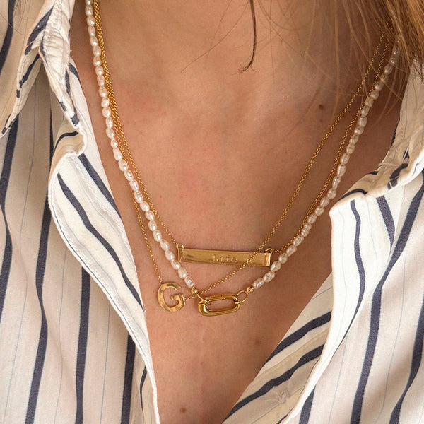 Colar Letra Dourado