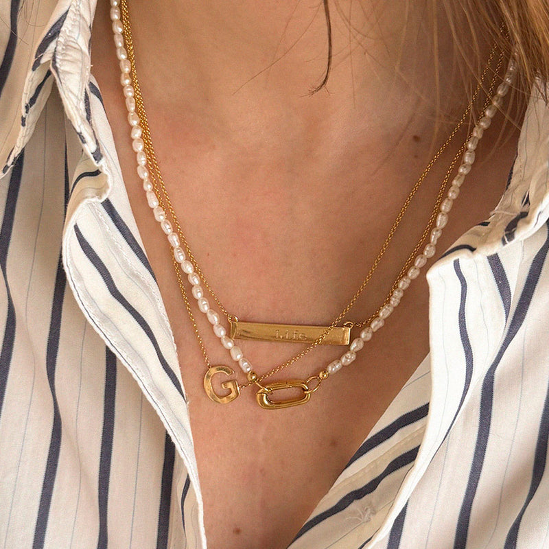 Colar Letra Dourado
