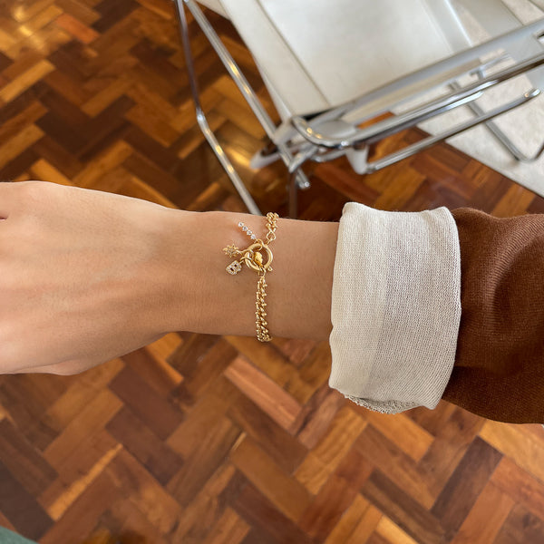 Charm Inicial Dourado