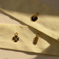 Charm Rare Dourado
